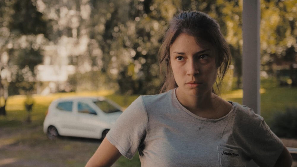 Nutze präzises Timing, klare Kontraste und komödiantisches Spiel, ob ironisch, absurd oder natürlich. Deine Leichtigkeit zählt.